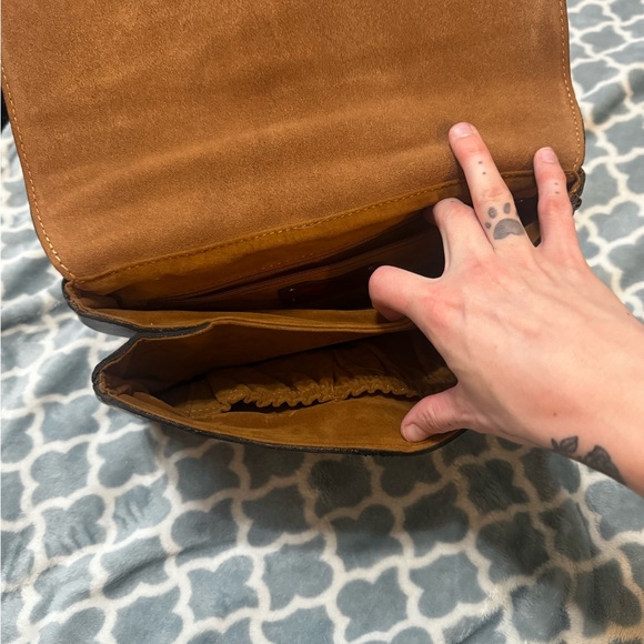 Patricia Nash small crossbody - Picture 2 of 4